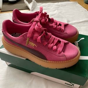 Puma suede chunky rubber sole sneakers US6